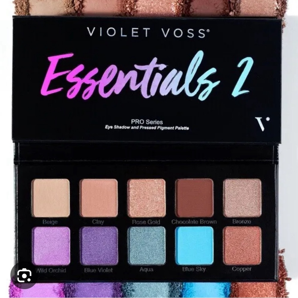 New in box Violet Voss Essentials 2
